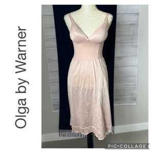 OLGA ‘77 - ‘80 INVISIBLE TOUCH BODYSILK 393 LACE FULL SLIP